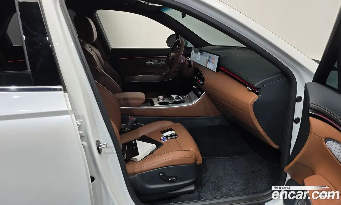 Genesis GV70 2024 2.5 автомат (гидро), фото 16 Genesis GV70 2024 2.5 автомат (гидро), фото 16