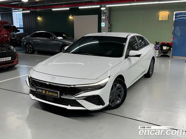Hyundai Avante 2023 1.6 автомат (гидро), миниатюра 1