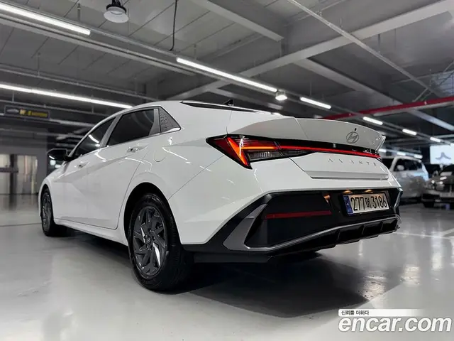 Hyundai Avante 2023 1.6 автомат (гидро), миниатюра 6
