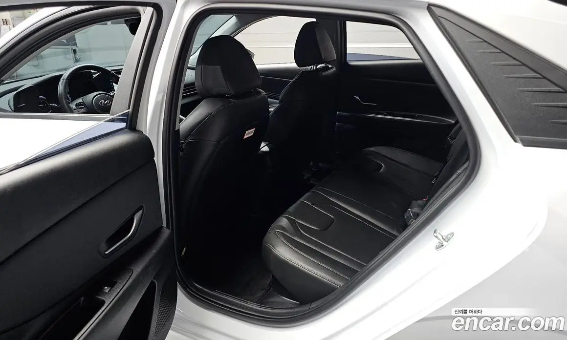 Hyundai Avante 2023 1.6 автомат (гидро), фото 17 Hyundai Avante 2023 1.6 автомат (гидро), фото 17
