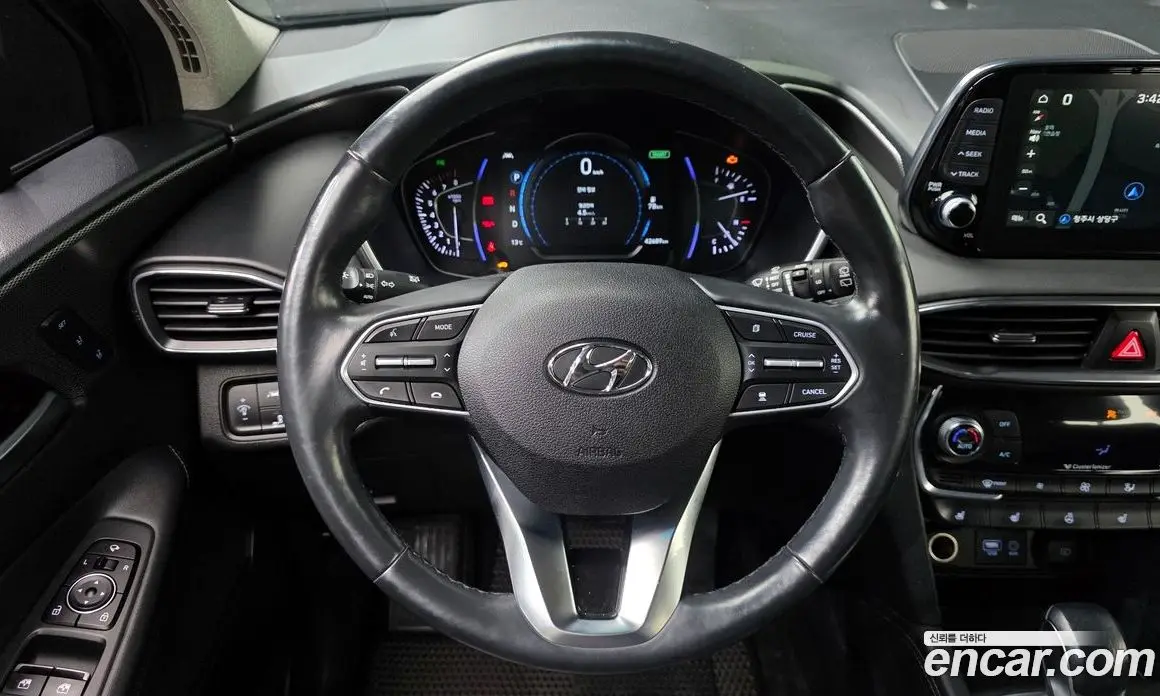 Hyundai Santa Fe 2019 2.0 автомат (гидро), фото 17 Hyundai Santa Fe 2019 2.0 автомат (гидро), фото 17