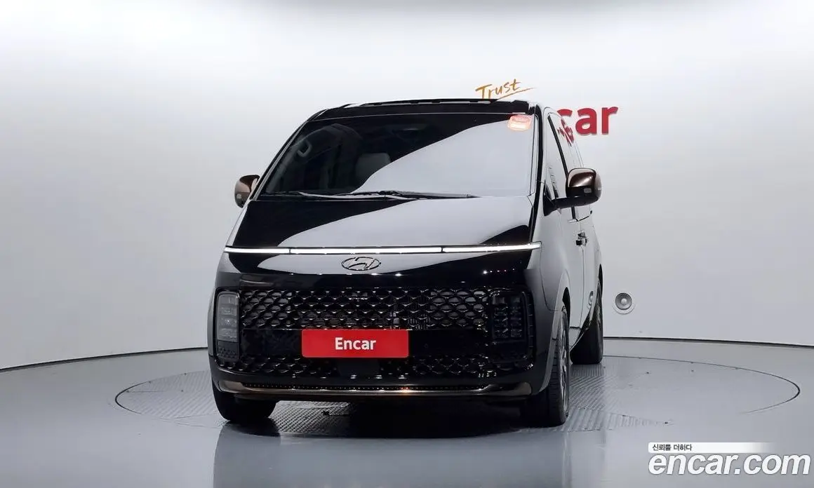 Hyundai Staria 2023 2.2 автомат (гидро), фото 3