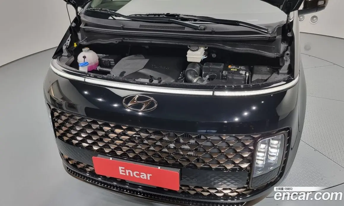 Hyundai Staria 2023 2.2 автомат (гидро), фото 6