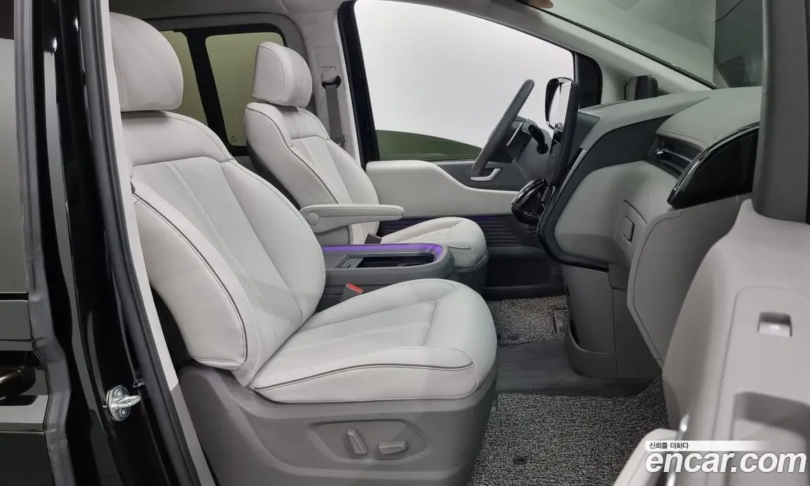 Hyundai Staria 2023 2.2 автомат (гидро), фото 10