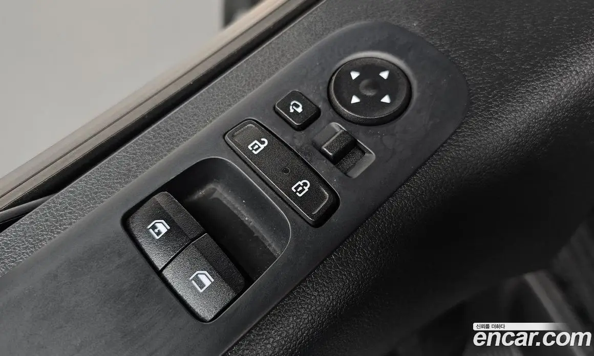 Hyundai Staria 2023 2.2 автомат (гидро), фото 28