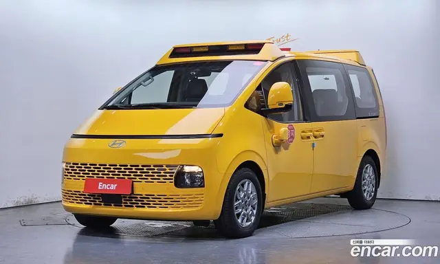 Hyundai Staria 2025 3.5 автомат (гидро), миниатюра 1 Hyundai Staria 2025 3.5 автомат (гидро), миниатюра 1