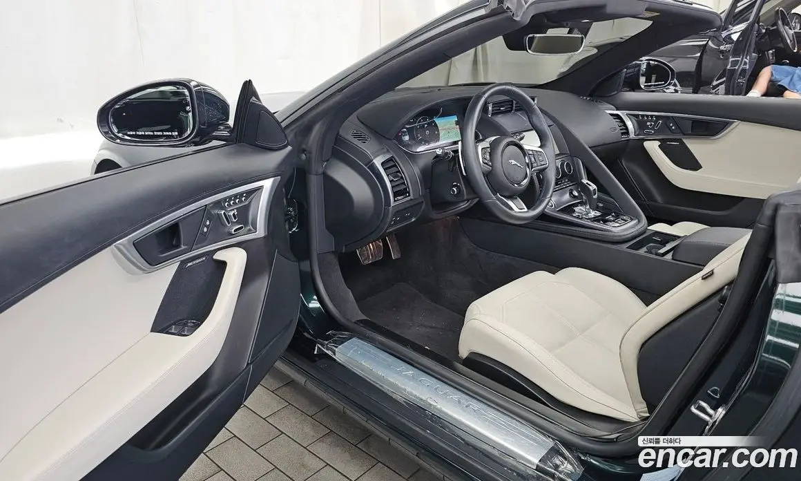 Jaguar F-Type 2022 2.0 автомат (гидро), фото 13 Jaguar F-Type 2022 2.0 автомат (гидро), фото 13