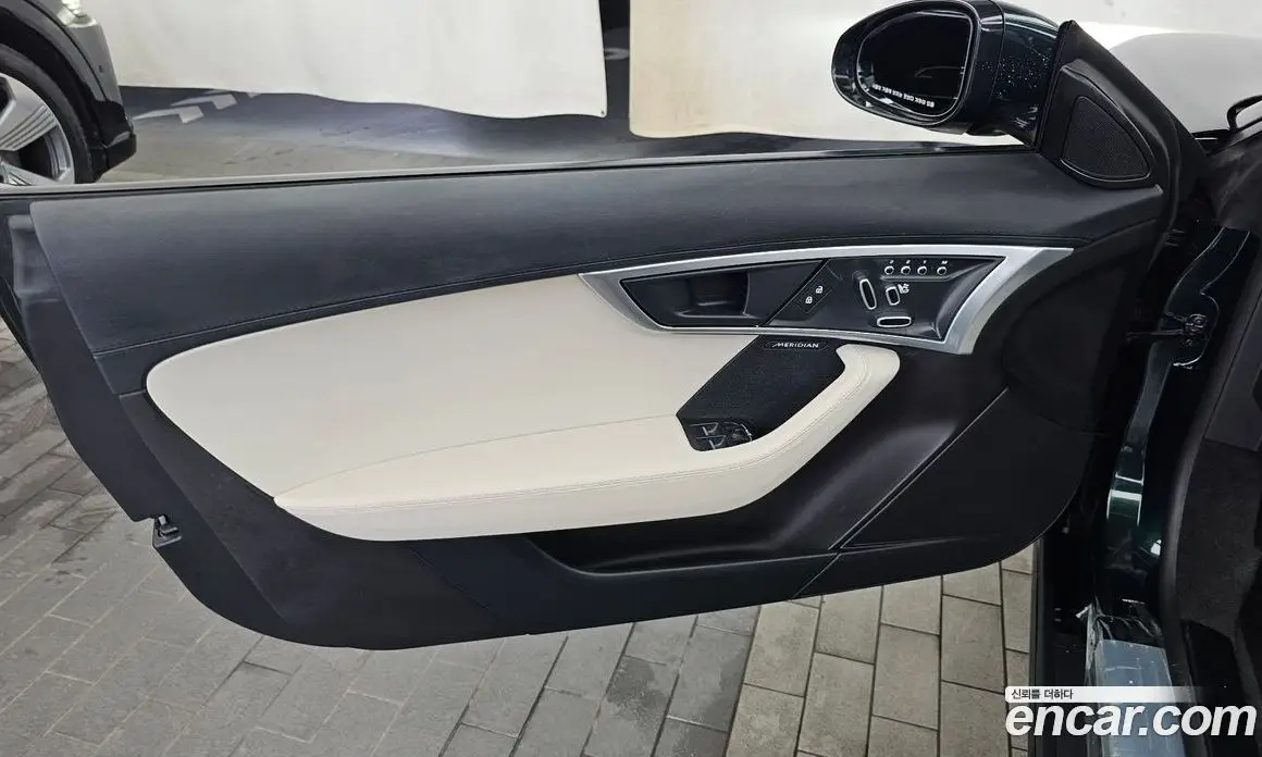 Jaguar F-Type 2022 2.0 автомат (гидро), фото 14 Jaguar F-Type 2022 2.0 автомат (гидро), фото 14