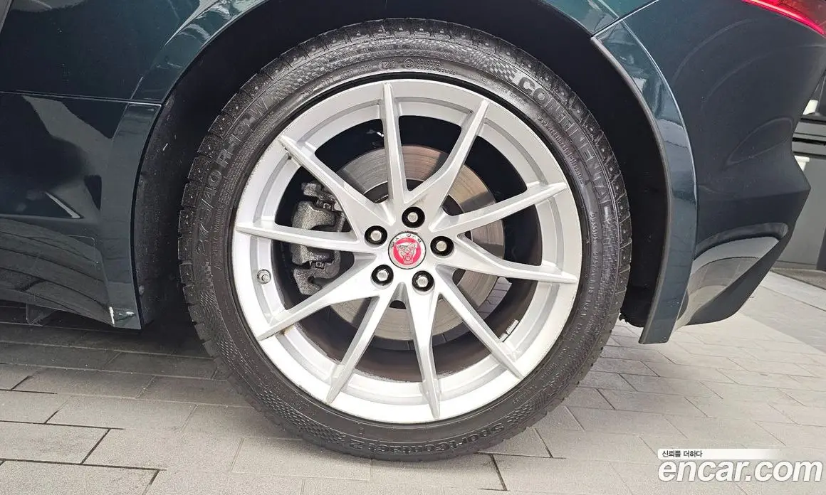 Jaguar F-Type 2022 2.0 автомат (гидро), фото 7 Jaguar F-Type 2022 2.0 автомат (гидро), фото 7