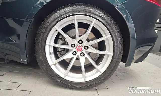 Jaguar F-Type 2022 2.0 автомат (гидро), миниатюра 7 Jaguar F-Type 2022 2.0 автомат (гидро), миниатюра 7