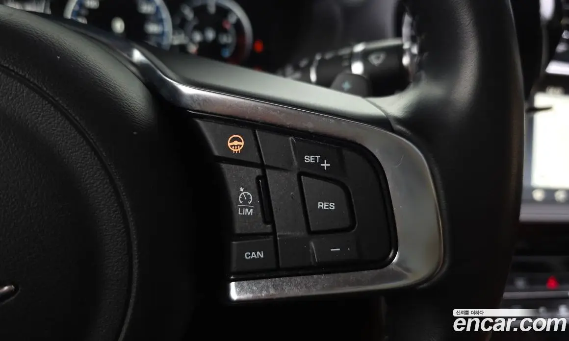 Jaguar XE 2019 2.0 автомат (гидро), фото 19 Jaguar XE 2019 2.0 автомат (гидро), фото 19