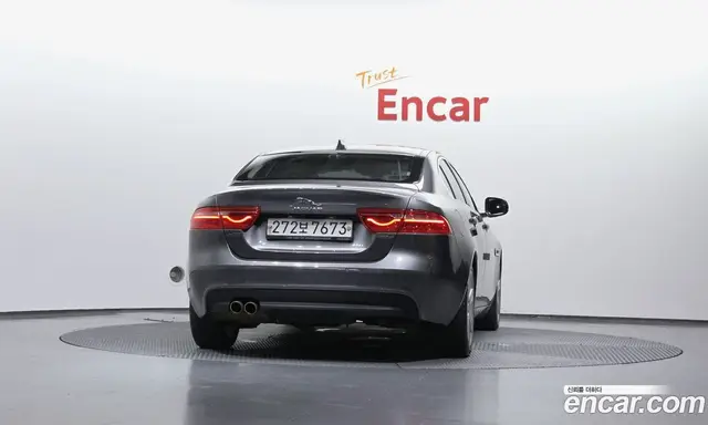 Jaguar XE 2019 2.0 автомат (гидро), миниатюра 3 Jaguar XE 2019 2.0 автомат (гидро), миниатюра 3