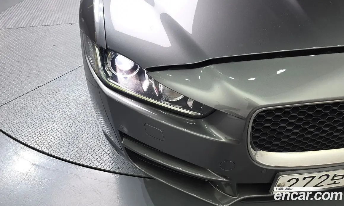 Jaguar XE 2019 2.0 автомат (гидро), фото 7 Jaguar XE 2019 2.0 автомат (гидро), фото 7