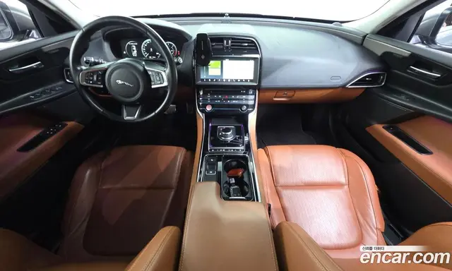 Jaguar XE 2019 2.0 автомат (гидро), миниатюра 9 Jaguar XE 2019 2.0 автомат (гидро), миниатюра 9