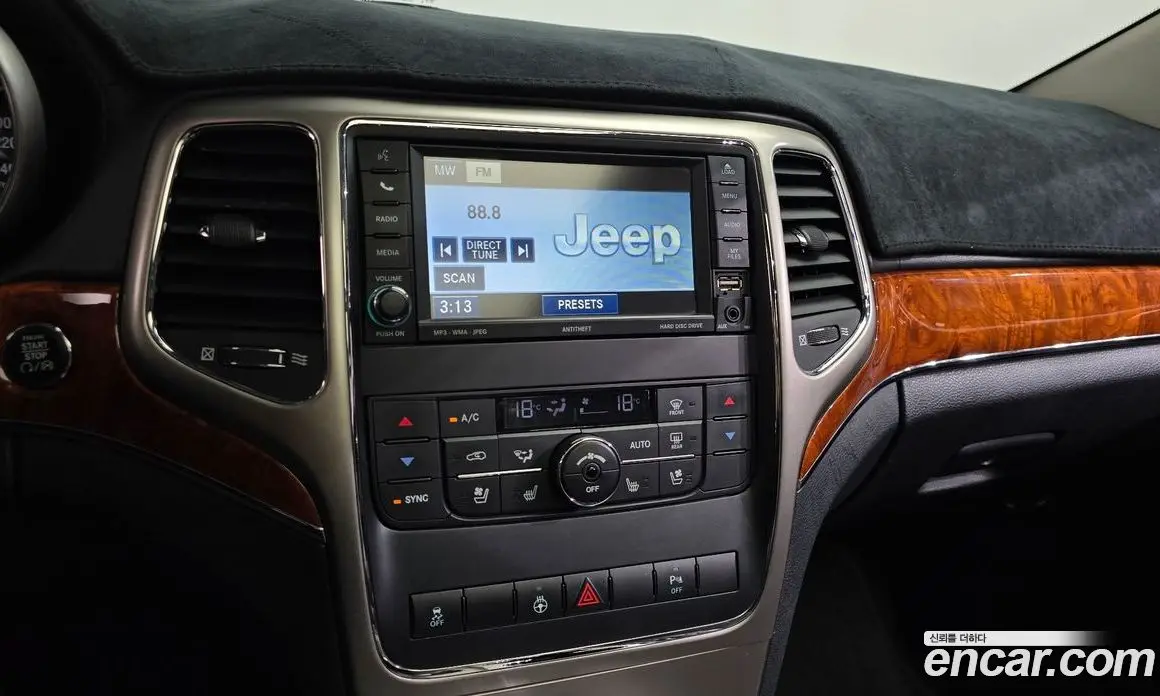 Jeep Cherokee 2010 3.6 автомат (гидро), фото 14