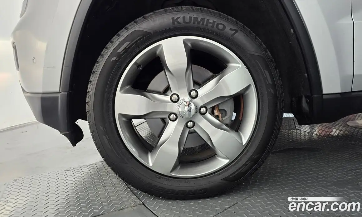 Jeep Cherokee 2010 3.6 автомат (гидро), фото 5