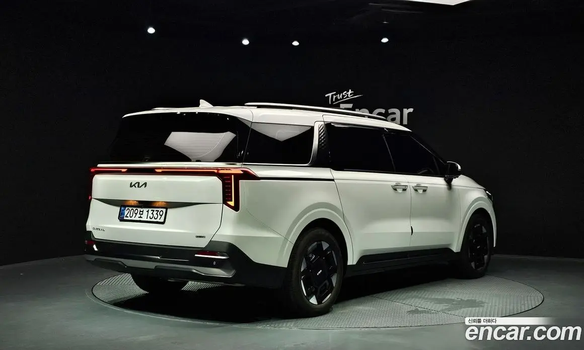 Kia Carnival 2024 1.6 автомат (гидро), фото 1 Kia Carnival 2024 1.6 автомат (гидро), фото 1