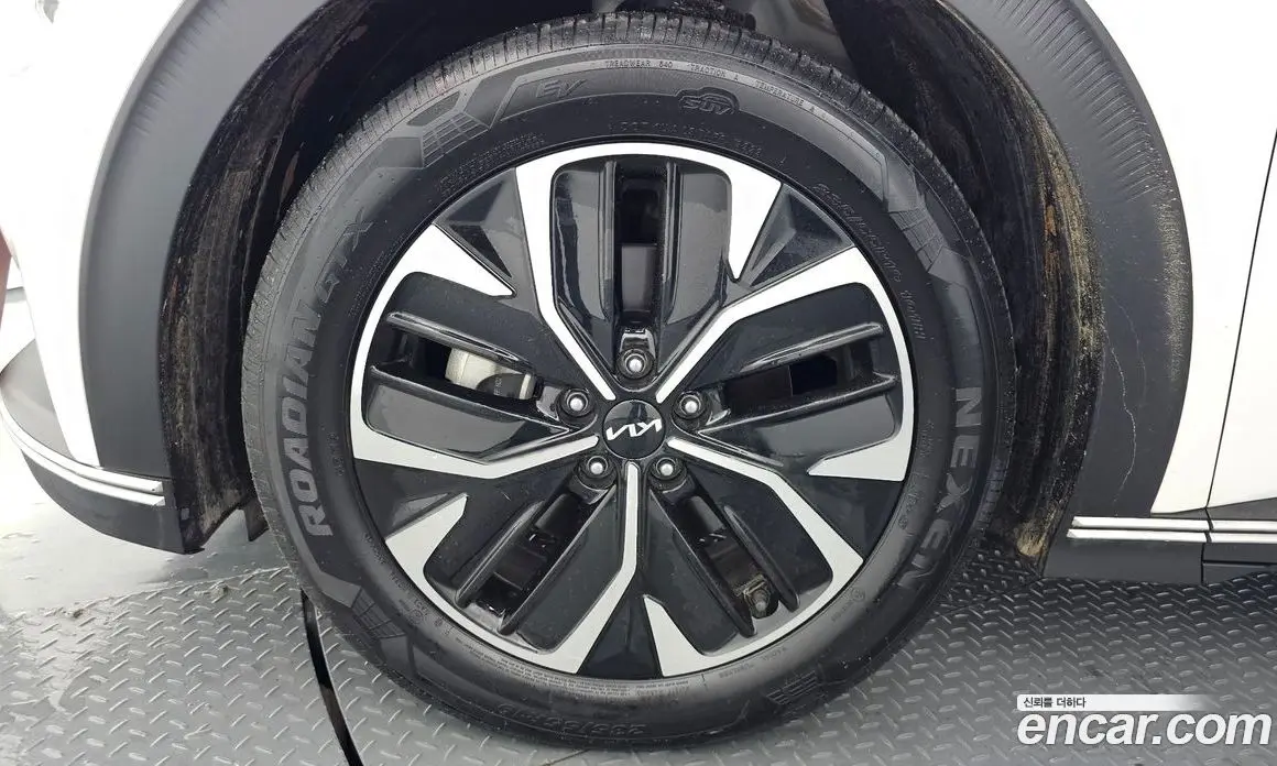 Kia EV6 2022 0.1 автомат (гидро), фото 5 Kia EV6 2022 0.1 автомат (гидро), фото 5