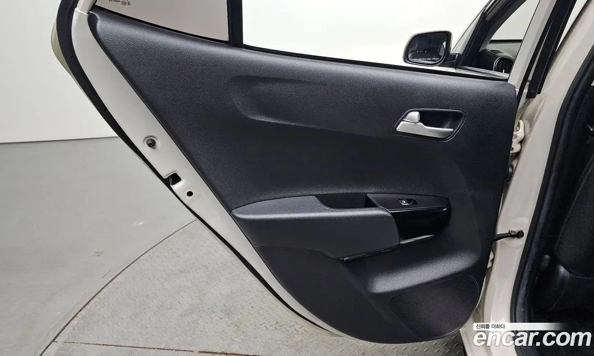 Kia Morning 2017 1.0 автомат (гидро), фото 15 Kia Morning 2017 1.0 автомат (гидро), фото 15