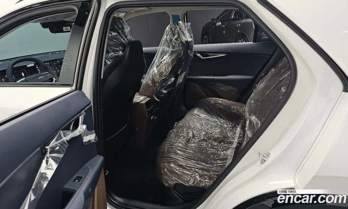 Kia Niro 2026 1.6 автомат (гидро), фото 18 Kia Niro 2026 1.6 автомат (гидро), фото 18
