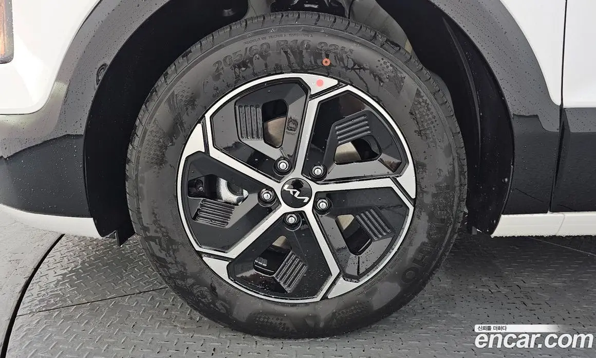 Kia Niro 2026 1.6 автомат (гидро), фото 5 Kia Niro 2026 1.6 автомат (гидро), фото 5