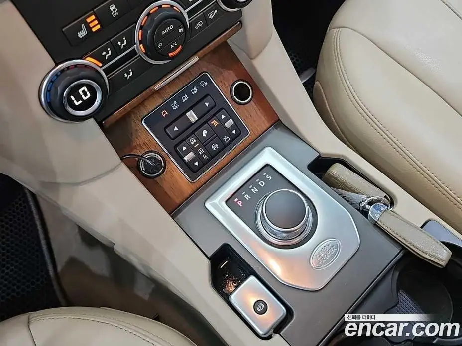 Land Rover Discovery 2016 3.0 автомат (гидро), фото 8 Land Rover Discovery 2016 3.0 автомат (гидро), фото 8