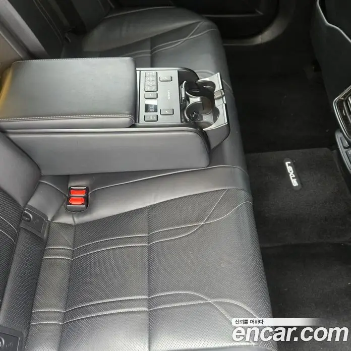Lexus ES 2019 2.5 автомат (гидро), фото 6 Lexus ES 2019 2.5 автомат (гидро), фото 6