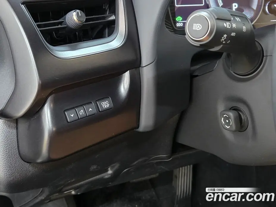 Lexus UX 2023 2.0 автомат (гидро), фото 16 Lexus UX 2023 2.0 автомат (гидро), фото 16