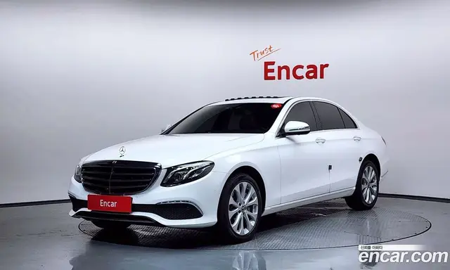 Mercedes-Benz E-Class 2020 2.0 автомат (гидро), миниатюра 1 Mercedes-Benz E-Class 2020 2.0 автомат (гидро), миниатюра 1