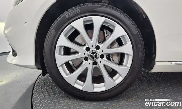Mercedes-Benz E-Class 2020 2.0 автомат (гидро), миниатюра 5 Mercedes-Benz E-Class 2020 2.0 автомат (гидро), миниатюра 5