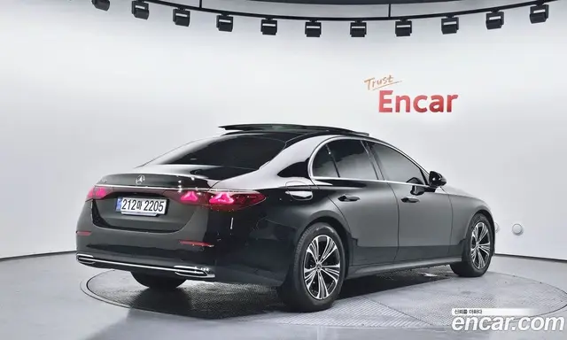 Mercedes-Benz E-Class 2024 2.0 автомат (гидро), миниатюра 2 Mercedes-Benz E-Class 2024 2.0 автомат (гидро), миниатюра 2