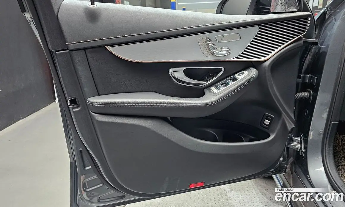Mercedes-Benz EQC 2021 0.2 автомат (гидро), фото 14 Mercedes-Benz EQC 2021 0.2 автомат (гидро), фото 14