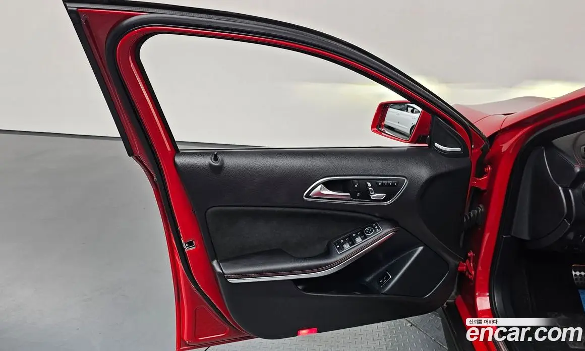 Mercedes-Benz GLA-Class 2019 2.0 автомат (гидро), фото 14 Mercedes-Benz GLA-Class 2019 2.0 автомат (гидро), фото 14