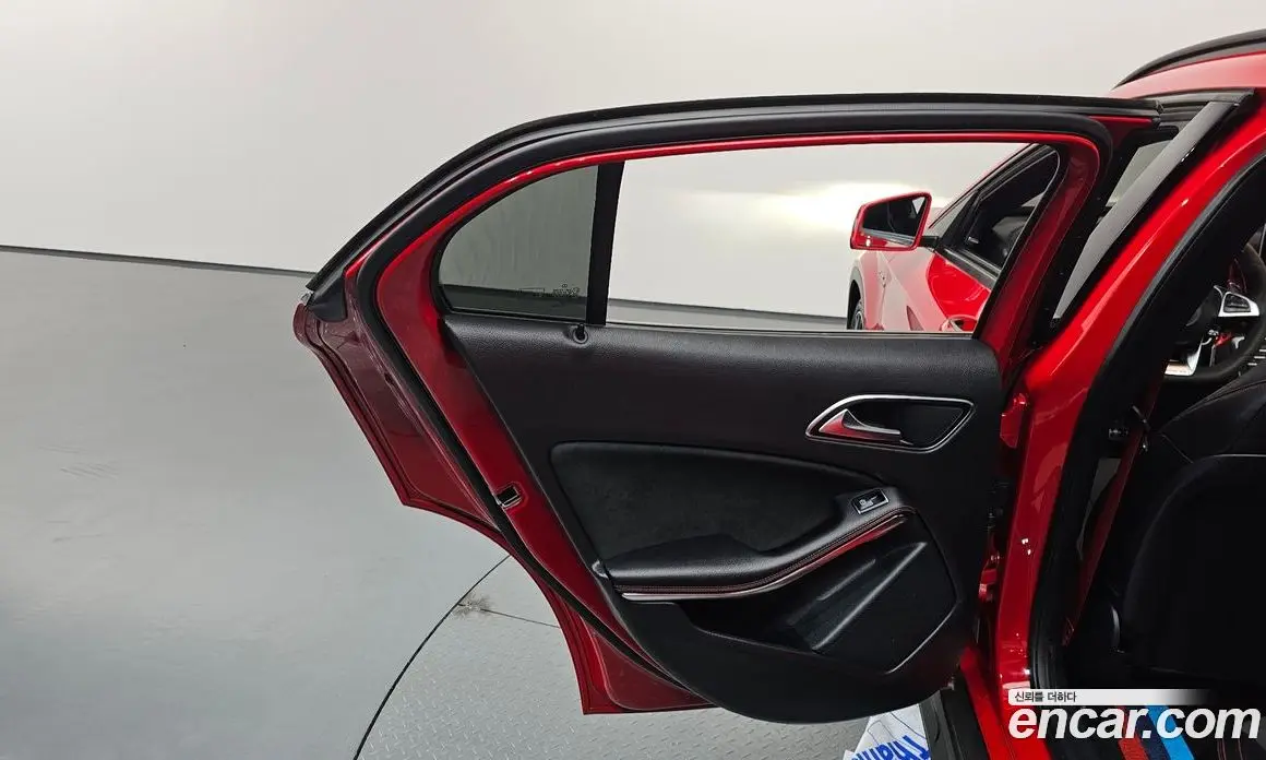 Mercedes-Benz GLA-Class 2019 2.0 автомат (гидро), фото 15 Mercedes-Benz GLA-Class 2019 2.0 автомат (гидро), фото 15