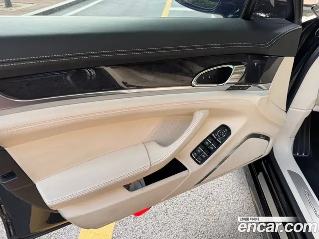 Porsche Panamera 2014 3.0 автомат (гидро), миниатюра 6 Porsche Panamera 2014 3.0 автомат (гидро), миниатюра 6
