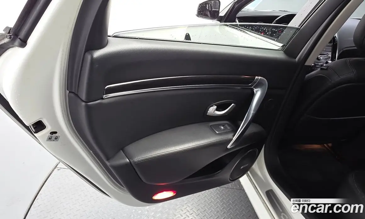 Renault (Samsung) SM7 2011 2.5 автомат (гидро), фото 15 Renault (Samsung) SM7 2011 2.5 автомат (гидро), фото 15