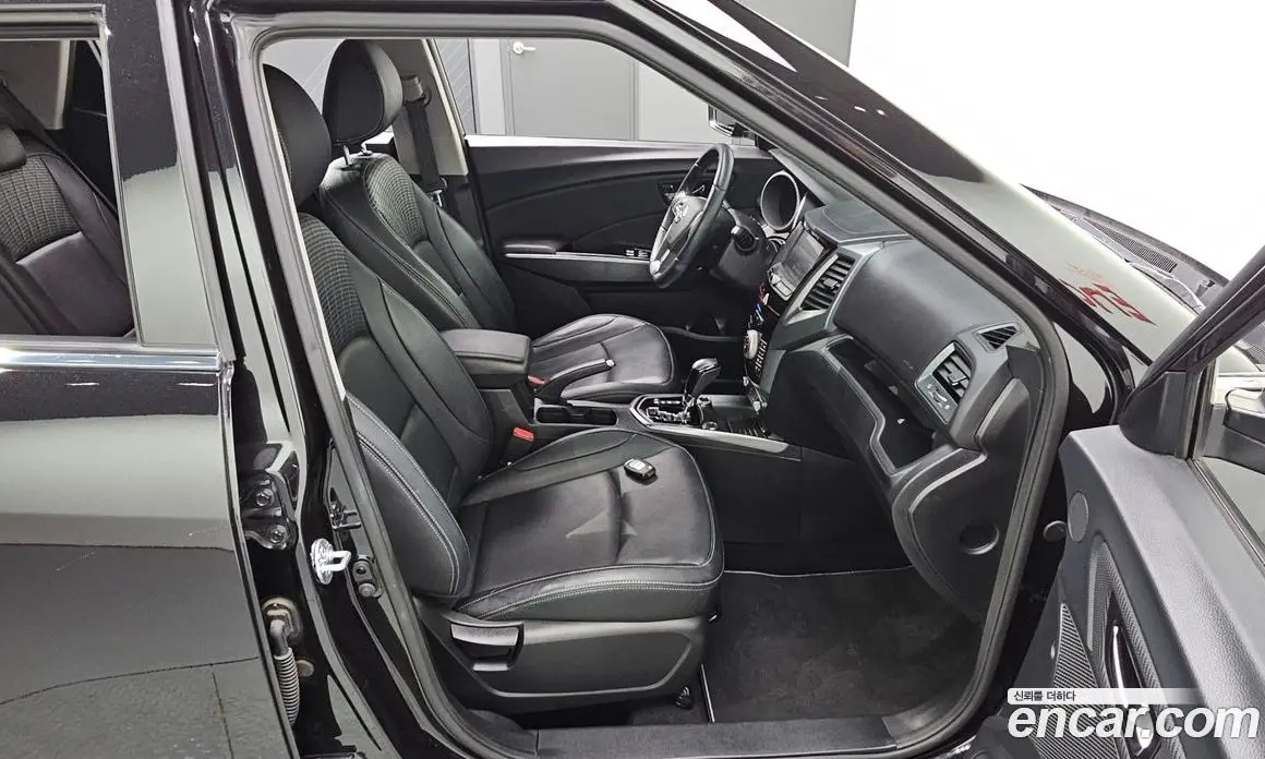 SsangYong TIBOLI 2018 1.6 автомат (гидро), фото 12 SsangYong TIBOLI 2018 1.6 автомат (гидро), фото 12