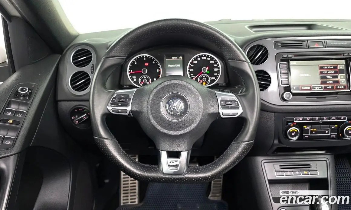 Volkswagen Tiguan 2013 2.0 автомат (гидро), фото 12