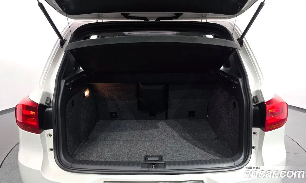 Volkswagen Tiguan 2013 2.0 автомат (гидро), фото 20