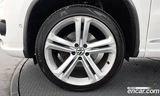 Volkswagen Tiguan 2013 2.0 автомат (гидро), миниатюра 5