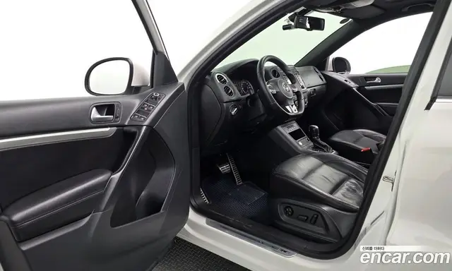 Volkswagen Tiguan 2013 2.0 автомат (гидро), миниатюра 10