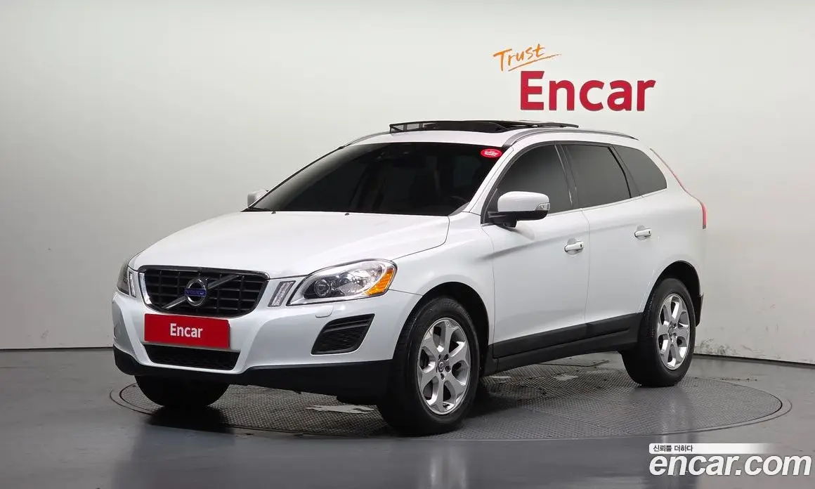 Volvo XC60 2012 2.4 автомат (гидро), фото 1 Volvo XC60 2012 2.4 автомат (гидро), фото 1
