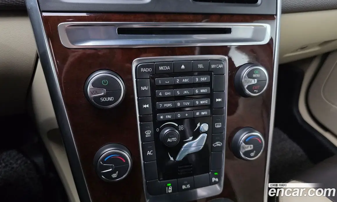 Volvo XC60 2012 2.4 автомат (гидро), фото 17 Volvo XC60 2012 2.4 автомат (гидро), фото 17