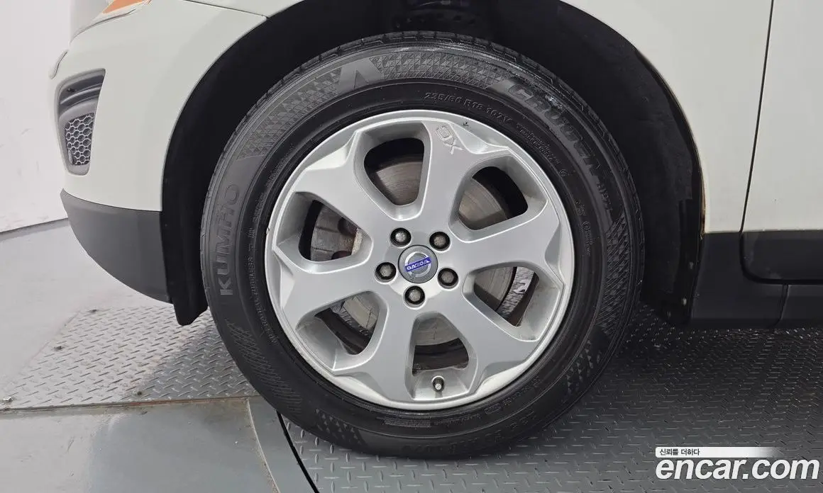 Volvo XC60 2012 2.4 автомат (гидро), фото 5 Volvo XC60 2012 2.4 автомат (гидро), фото 5