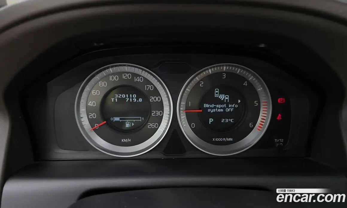 Volvo XC60 2012 2.4 автомат (гидро), фото 8 Volvo XC60 2012 2.4 автомат (гидро), фото 8
