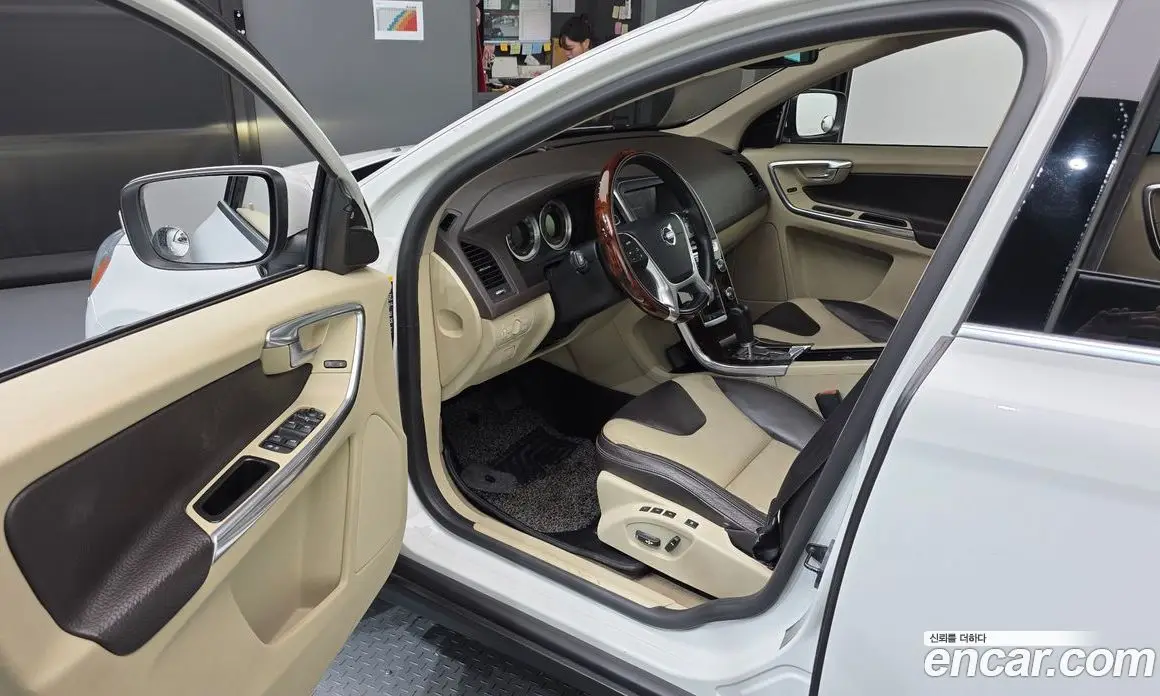 Volvo XC60 2012 2.4 автомат (гидро), фото 10 Volvo XC60 2012 2.4 автомат (гидро), фото 10