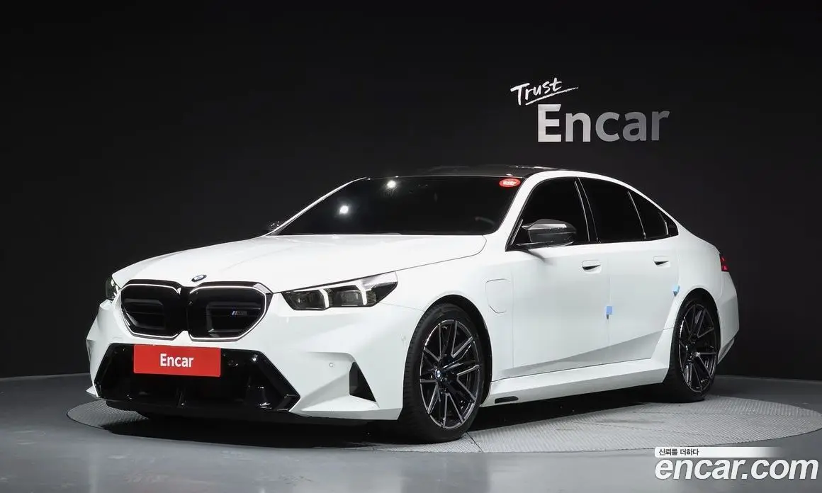 BMW M5 2025 4.4 автомат (гидро), фото 1 BMW M5 2025 4.4 автомат (гидро), фото 1