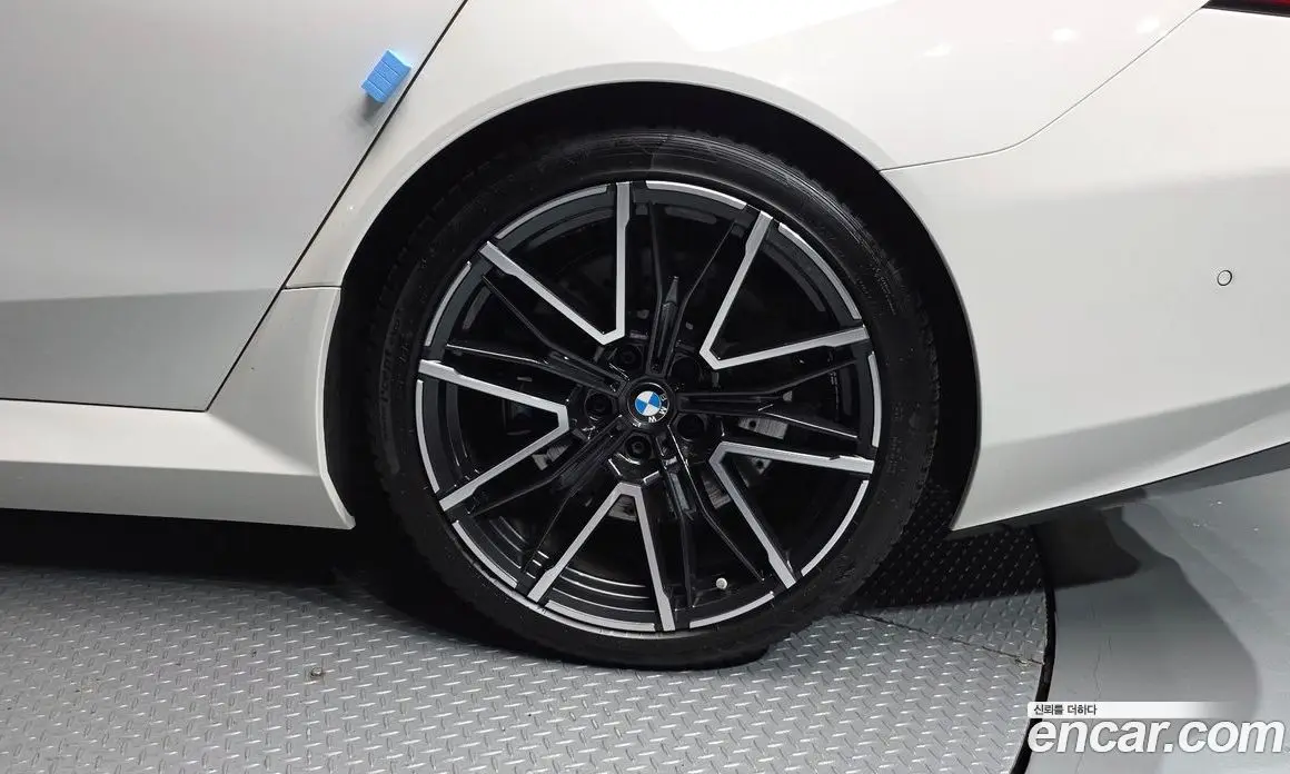 BMW M5 2025 4.4 автомат (гидро), фото 7 BMW M5 2025 4.4 автомат (гидро), фото 7