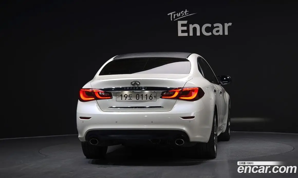 Infiniti Q70 2016 3.7 автомат (гидро), фото 4 Infiniti Q70 2016 3.7 автомат (гидро), фото 4