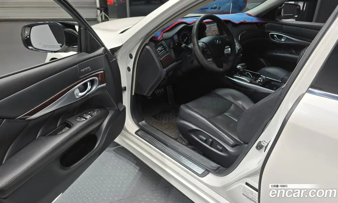 Infiniti Q70 2016 3.7 автомат (гидро), фото 10 Infiniti Q70 2016 3.7 автомат (гидро), фото 10